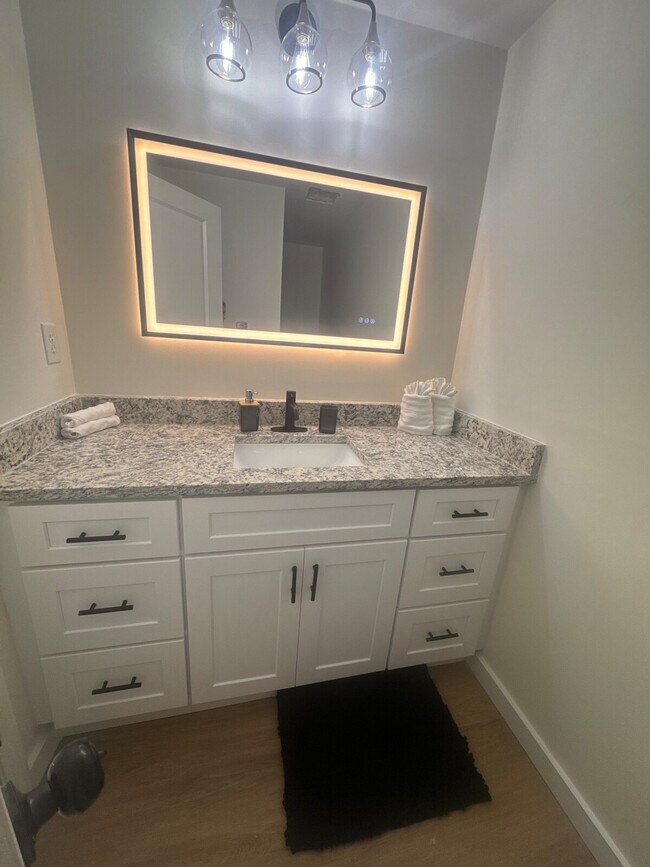 Building Photo - 104 Cannon Ave