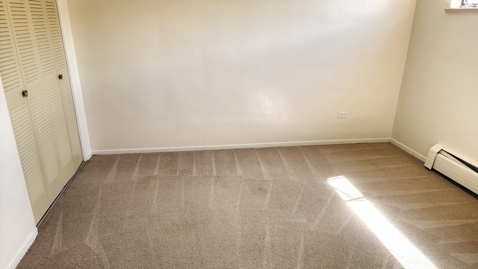 Building Photo - 925 S Washington St