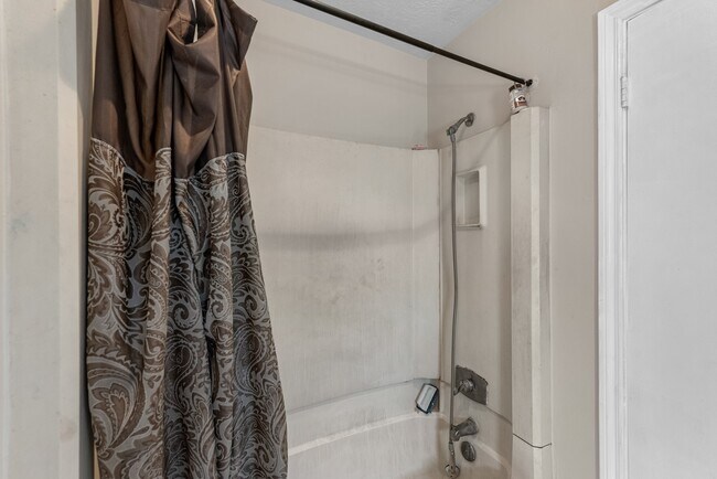 Building Photo - 11319 Briar Forest Dr