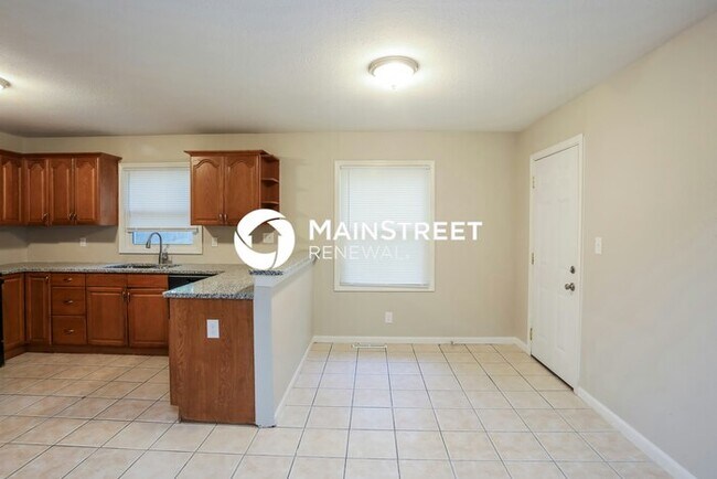 Building Photo - 3 Bedroom Pet-Friendly Home in Kansas City, MO with Main Street Renewal