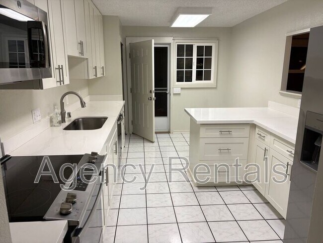 Building Photo - 45-441-441 Meakaua St