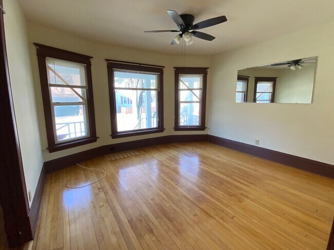 Building Photo - 315-317 N Paterson Street