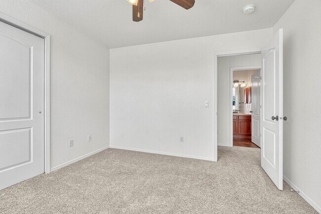 Building Photo - 7368 Prythania Park Dr