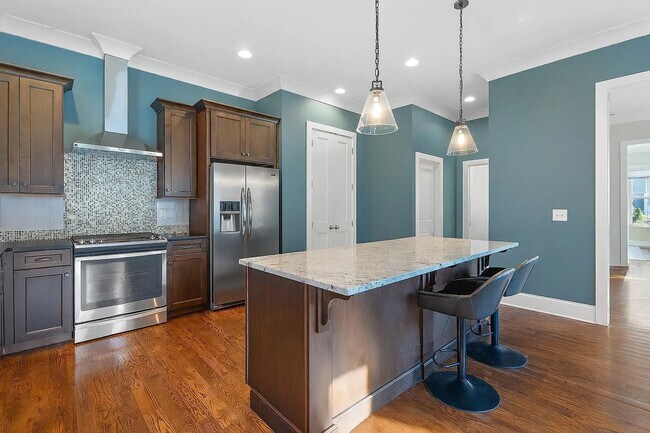 Building Photo - 1725 7th Ave N