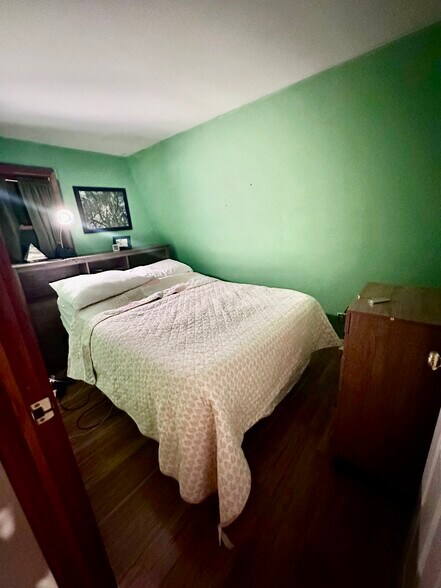 Building Photo - 93 Falmouth Rd