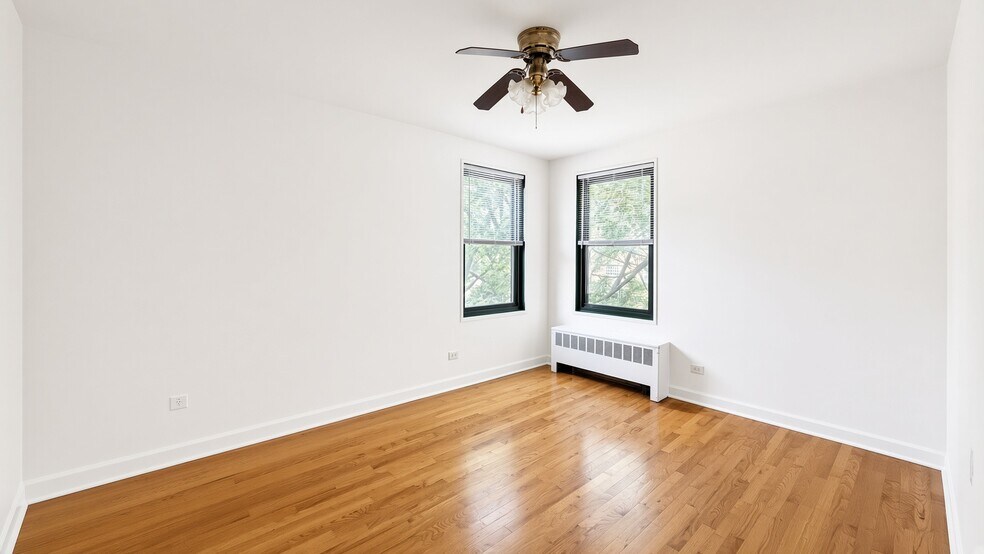 Building Photo - 2839 W Rosemont Ave