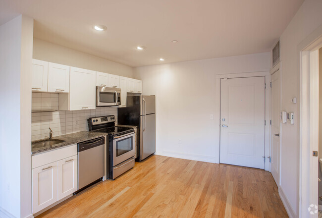 Kitchen 2BR, 1BA 800 SF - North 15th