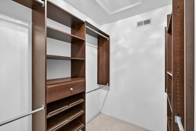 Building Photo - Stunning 4,166 Sq. Ft. Home in Westridge O...