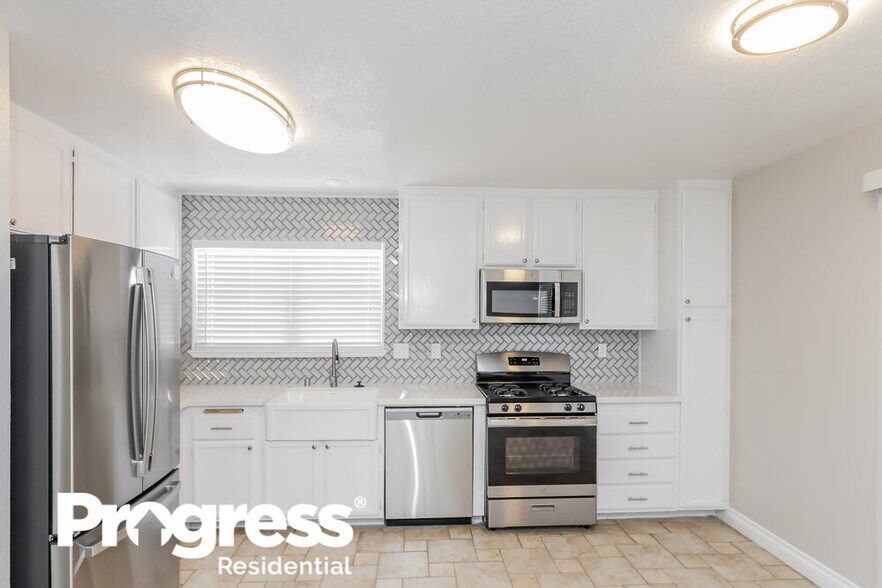 Building Photo - 350 Keating St