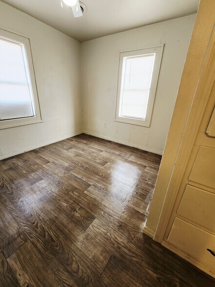 Building Photo - 1607 NW Smith Ave