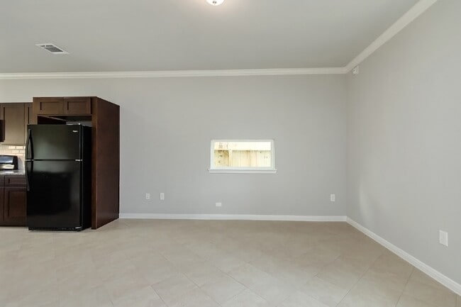 Building Photo - 1043 Marcolin St