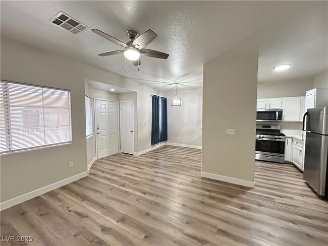 Primary Photo - 1136 Nevada Sky St