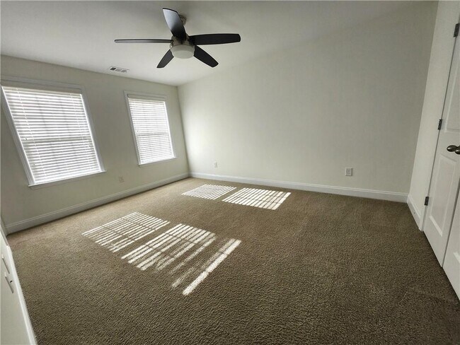 Building Photo - 830 Grove Valley Dr