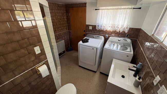 Building Photo - Cozy Meets Modern – Beautifully Upgraded Cabin in the Pines