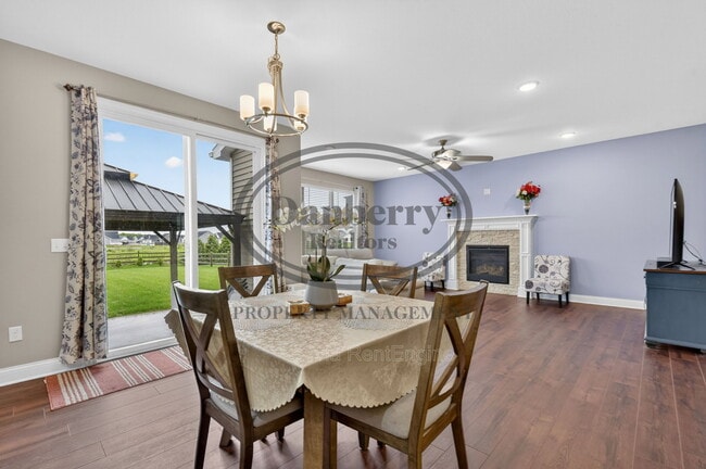 Building Photo - 24989 Reddington Ct