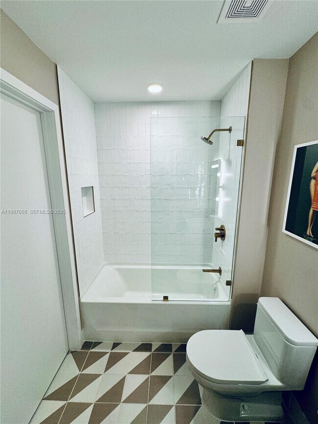 Building Photo - 159 NE 6th St