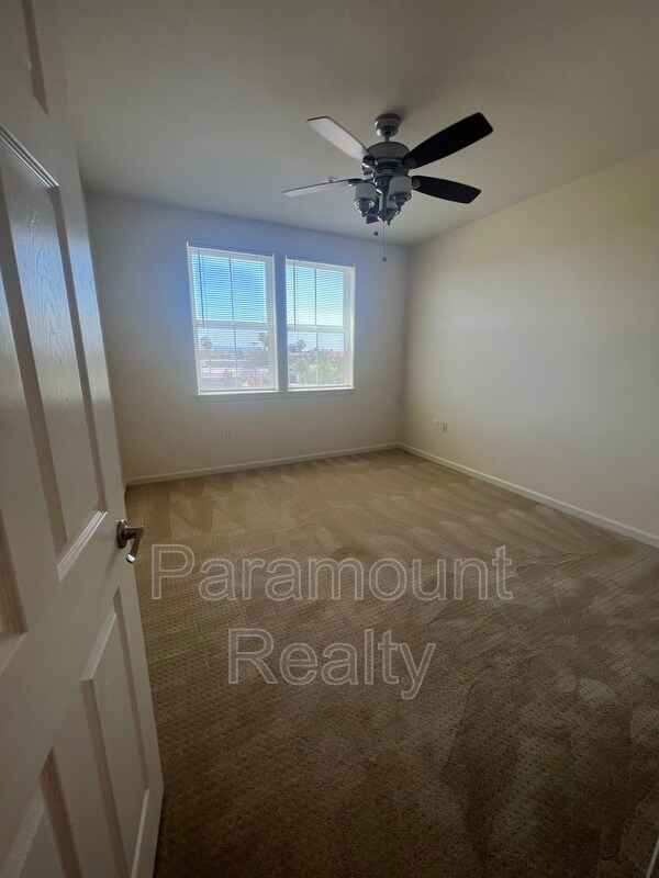 Building Photo - 700 S Abel St