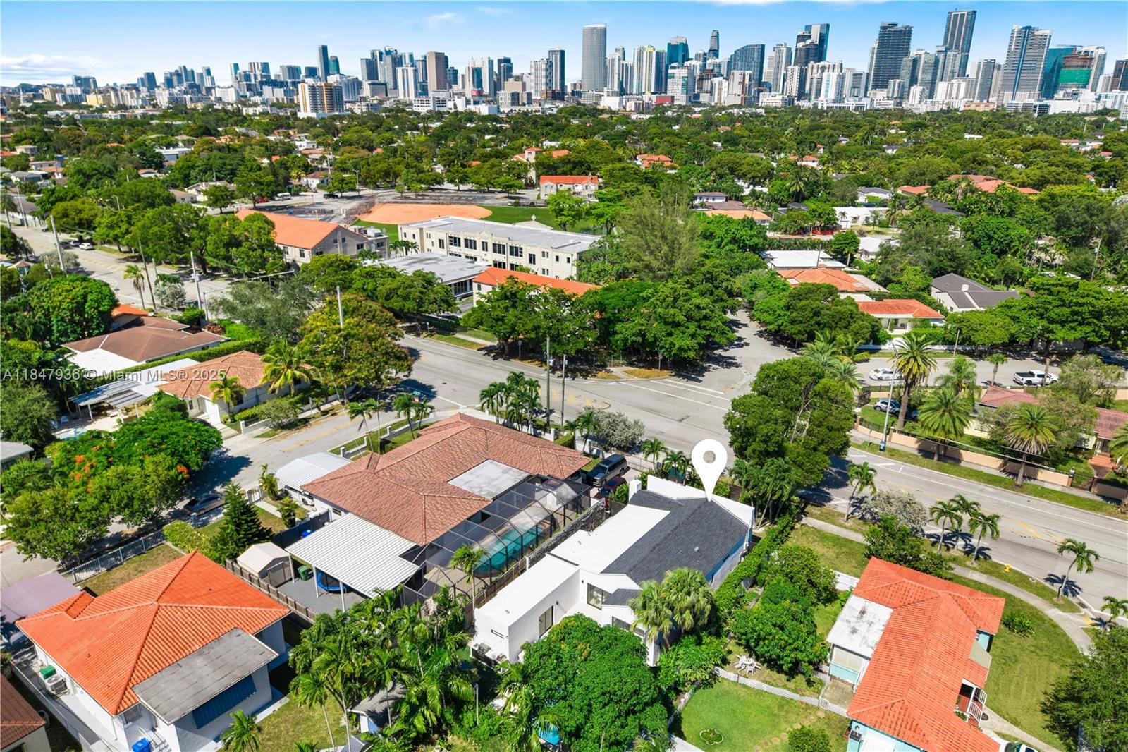 Building Photo - 1520 SW 12th Ave
