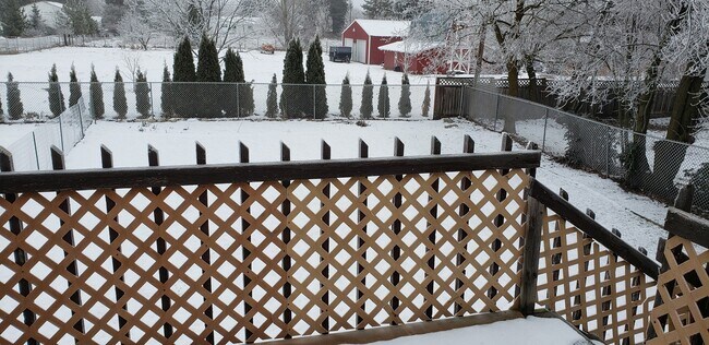 Building Photo - 1022-1024 N. Best Rd