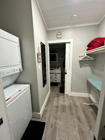 Building Photo - 344 TX-21