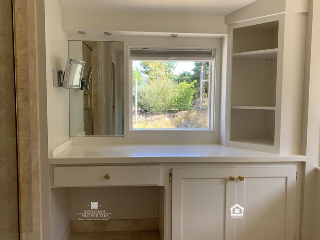 Building Photo - Stunning 3BD/2.5BA Home with Breathtaking ...