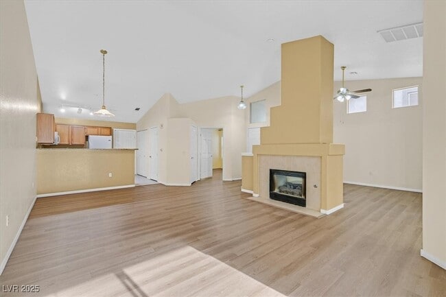 Building Photo - 137 Tapatio St