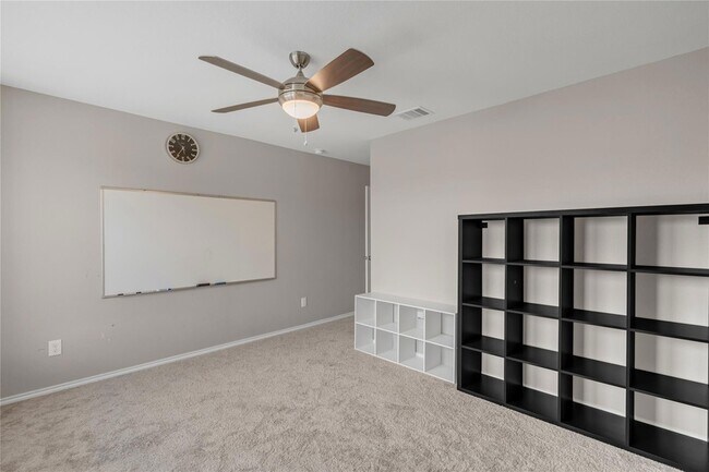 Building Photo - 520 Ayinger Ln
