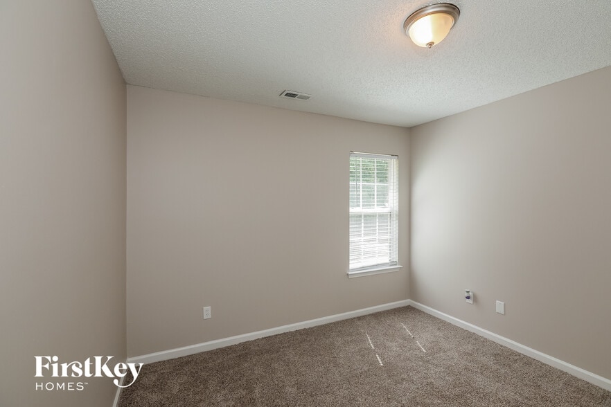 Building Photo - 13308 Woodland Farm Dr