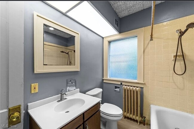 Building Photo - 14724 Clifton Blvd