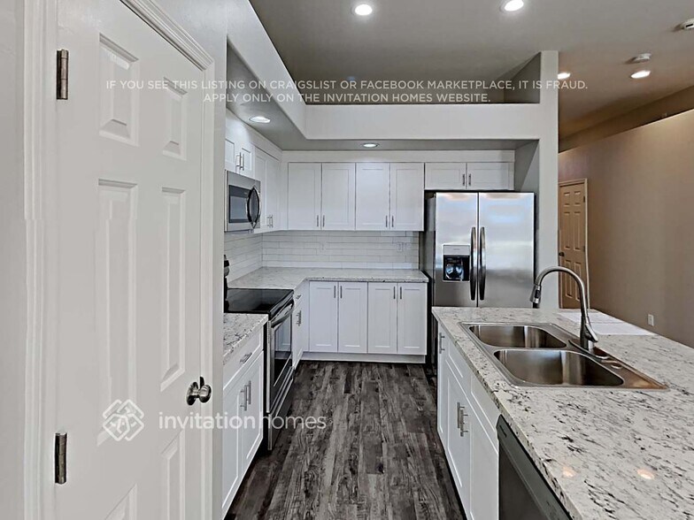 Building Photo - 3287 W Goldmine Mountain Cove