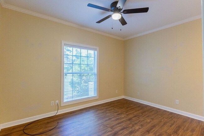 Building Photo - 4004 Grey Oak Dr