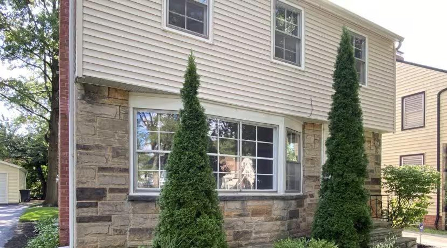 Building Photo - 2336 Canterbury Rd