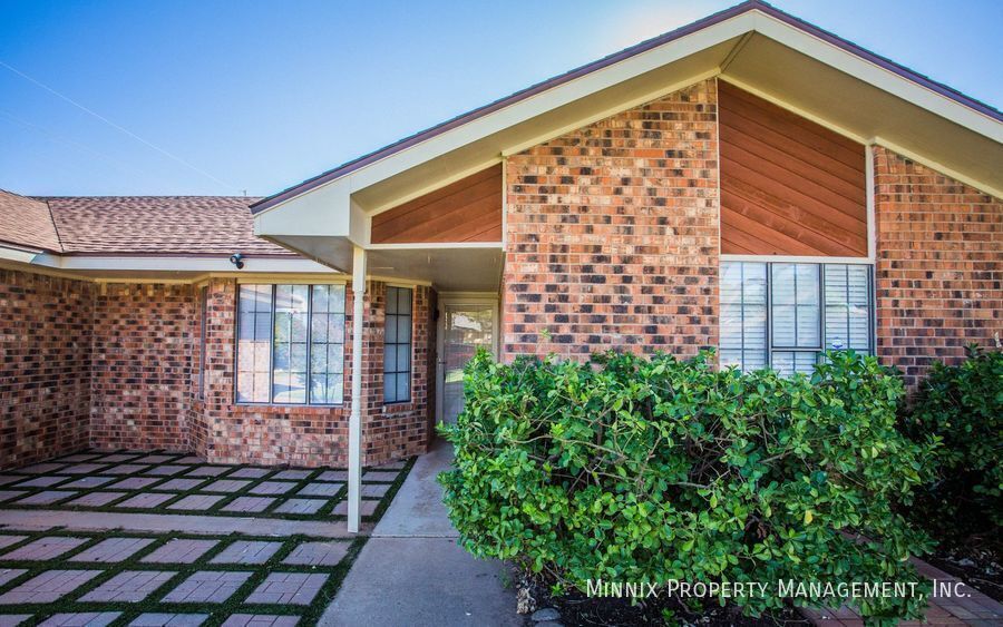 Building Photo - 3401 Essex Ave