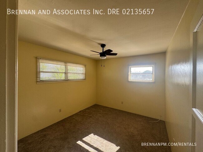 Building Photo - 456 Davidson-#B