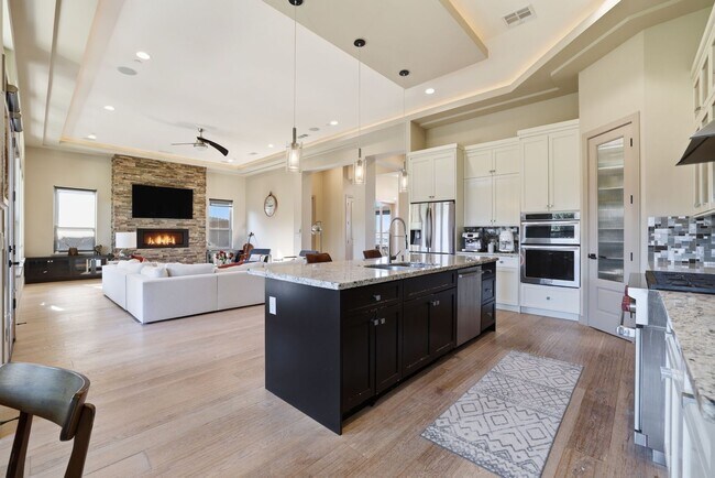 Building Photo - 3813 Calverhall Way
