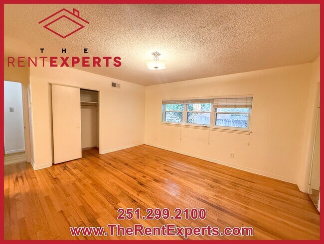 Building Photo - 2772 N Grafhill Dr