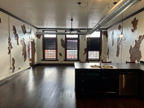 Building Photo - 8 E Main St