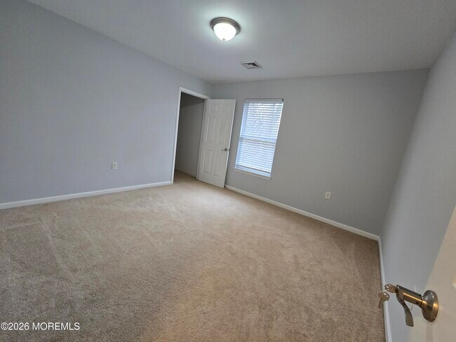 Building Photo - 18 4th Ave