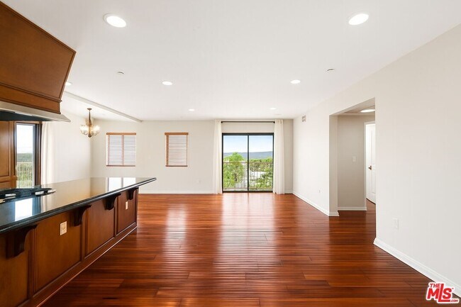 Building Photo - 1146 Hacienda Pl