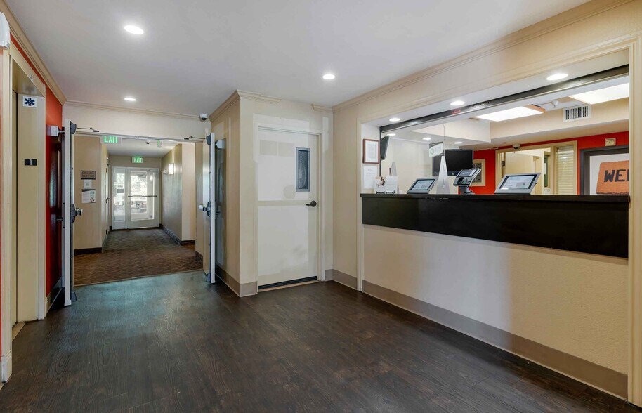 Building Photo - Furnished Studio-Fremont - Fremont Blvd. S...