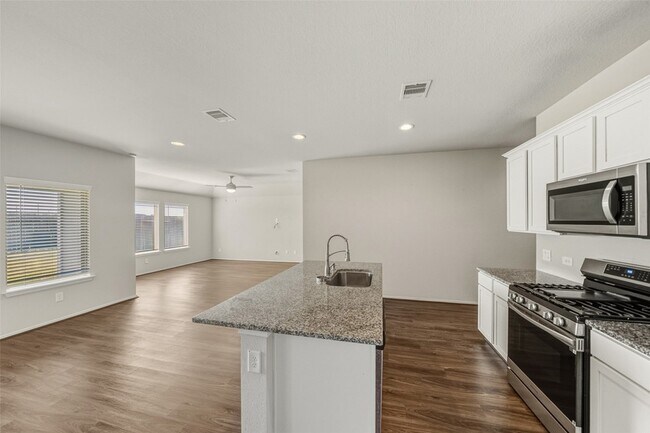 Building Photo - 20342 Green Mountain Dr