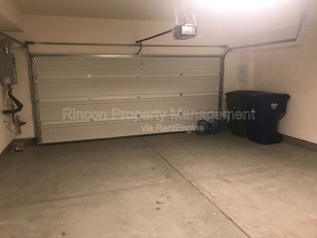 Building Photo - 581 Pioneer St