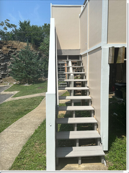 to Main Deck from Parking field - 2304 Zermatt Ave