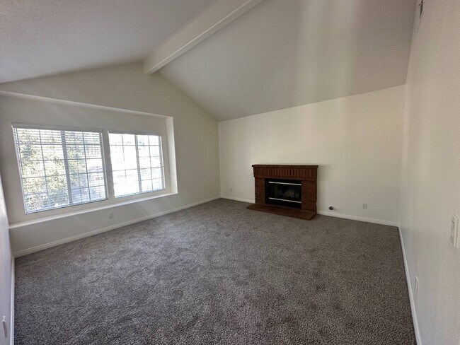 Building Photo - 549 Timberwood Ave