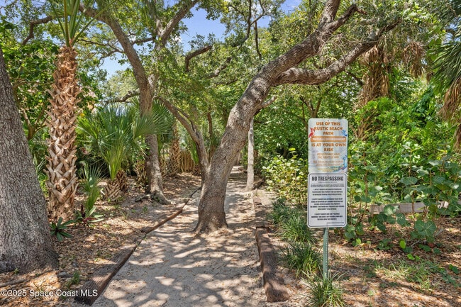 Building Photo - 8701 Camelia Ct