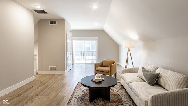 Building Photo - 1330 Marlowe Ave