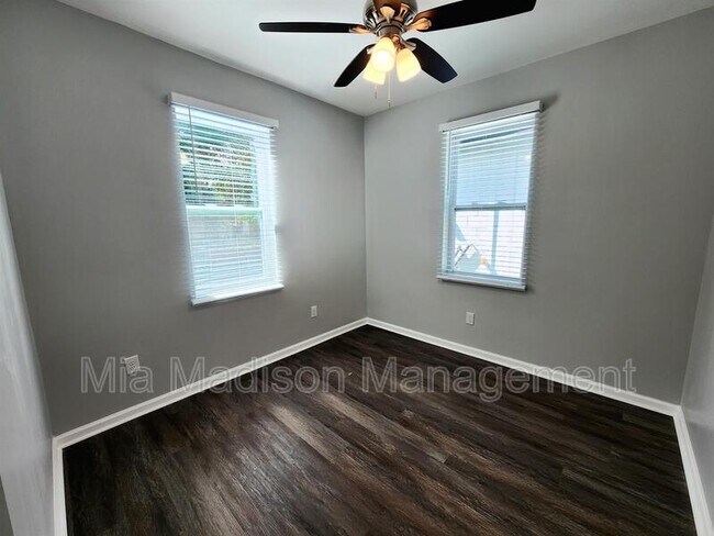 Building Photo - 3303 Burroughs St