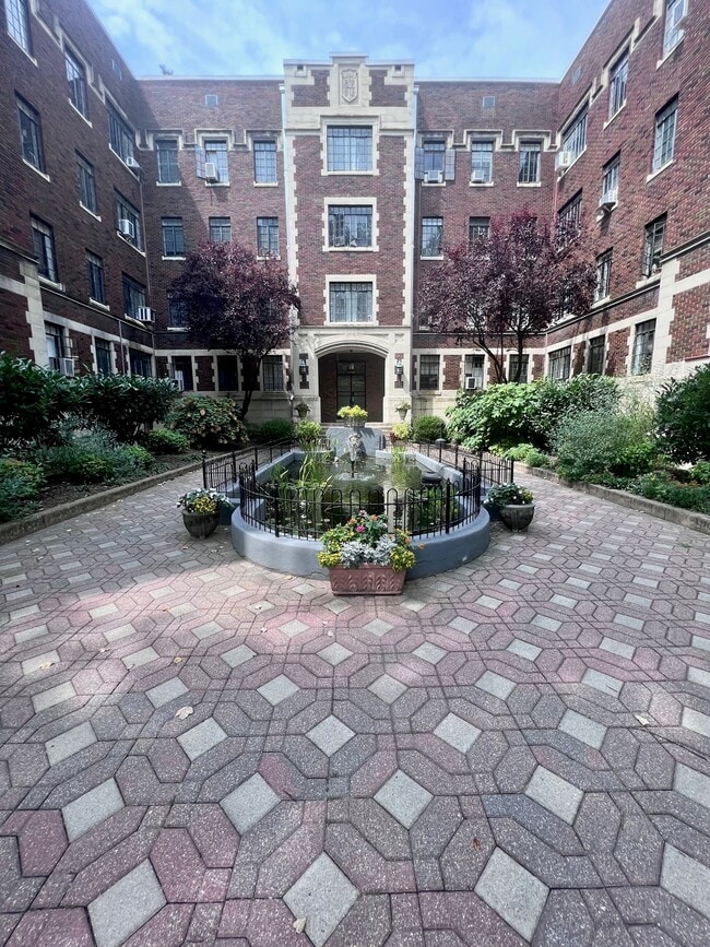 Building Photo - 1305 N Broom St