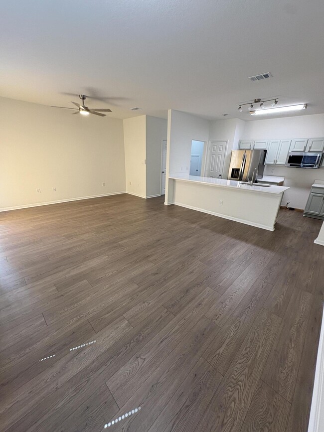 Building Photo - 1014 Airport Rd