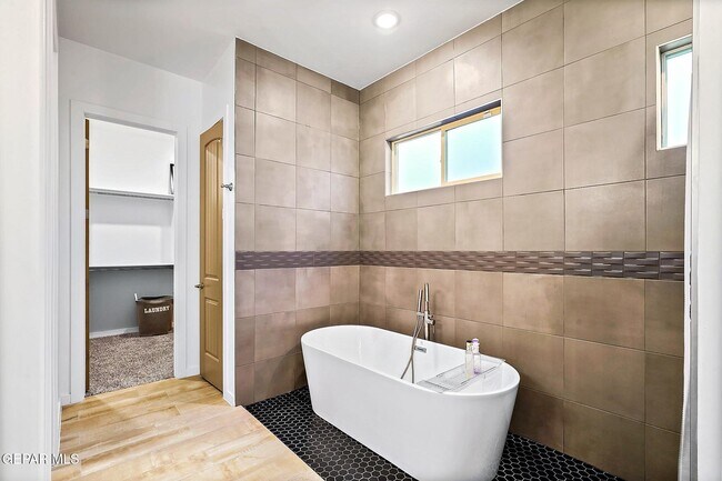Building Photo - 2300 Tierra Zaria
